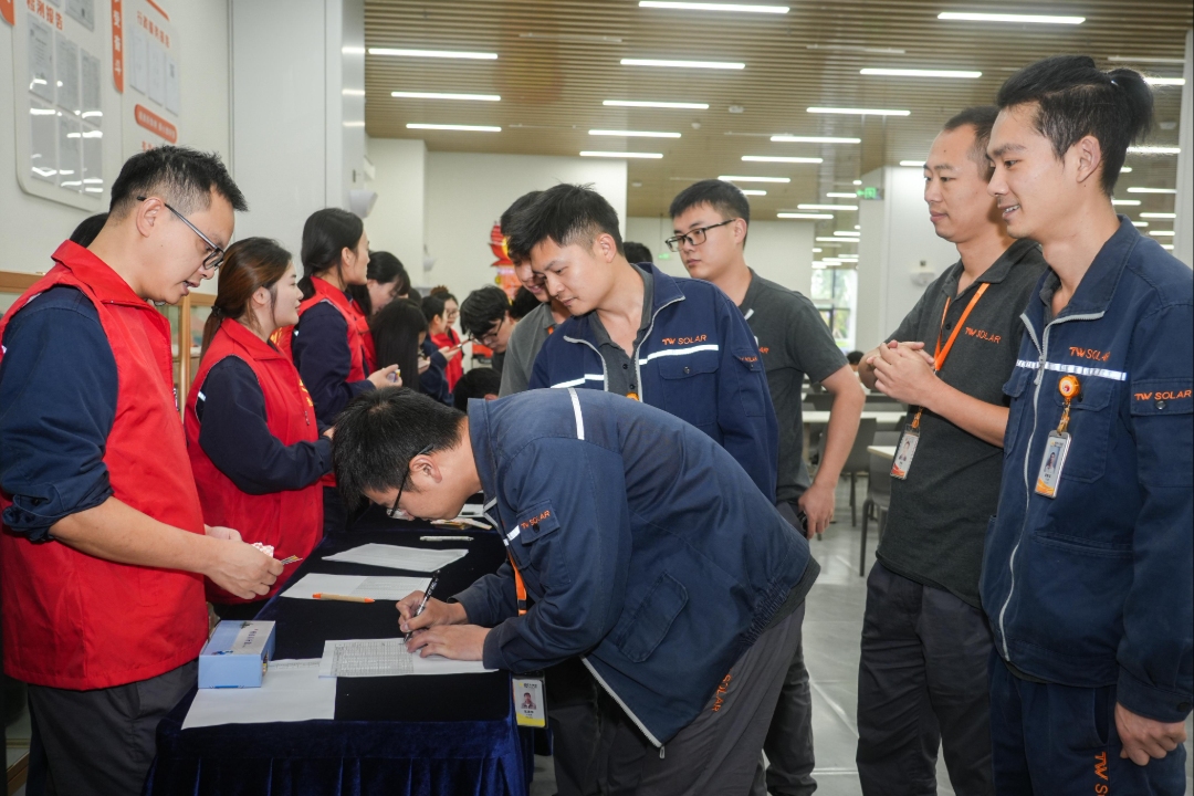 c5064b037188ef768b7d531eddc72aef.jpg c5064b037188ef768b7d531eddc72aef.jpg